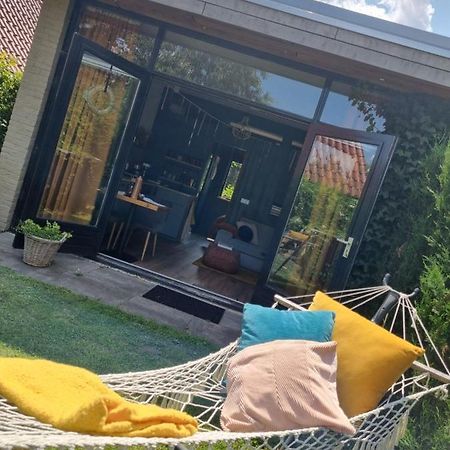 Tiny House In De Boomgaard Bed and Breakfast Stad aan 't Haringvliet Eksteriør billede